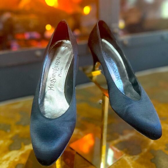 Vintage Yves Saint Laurent Heels Black Satin 6.5 Classic Kitten Pump YSL - Picture 1 of 8